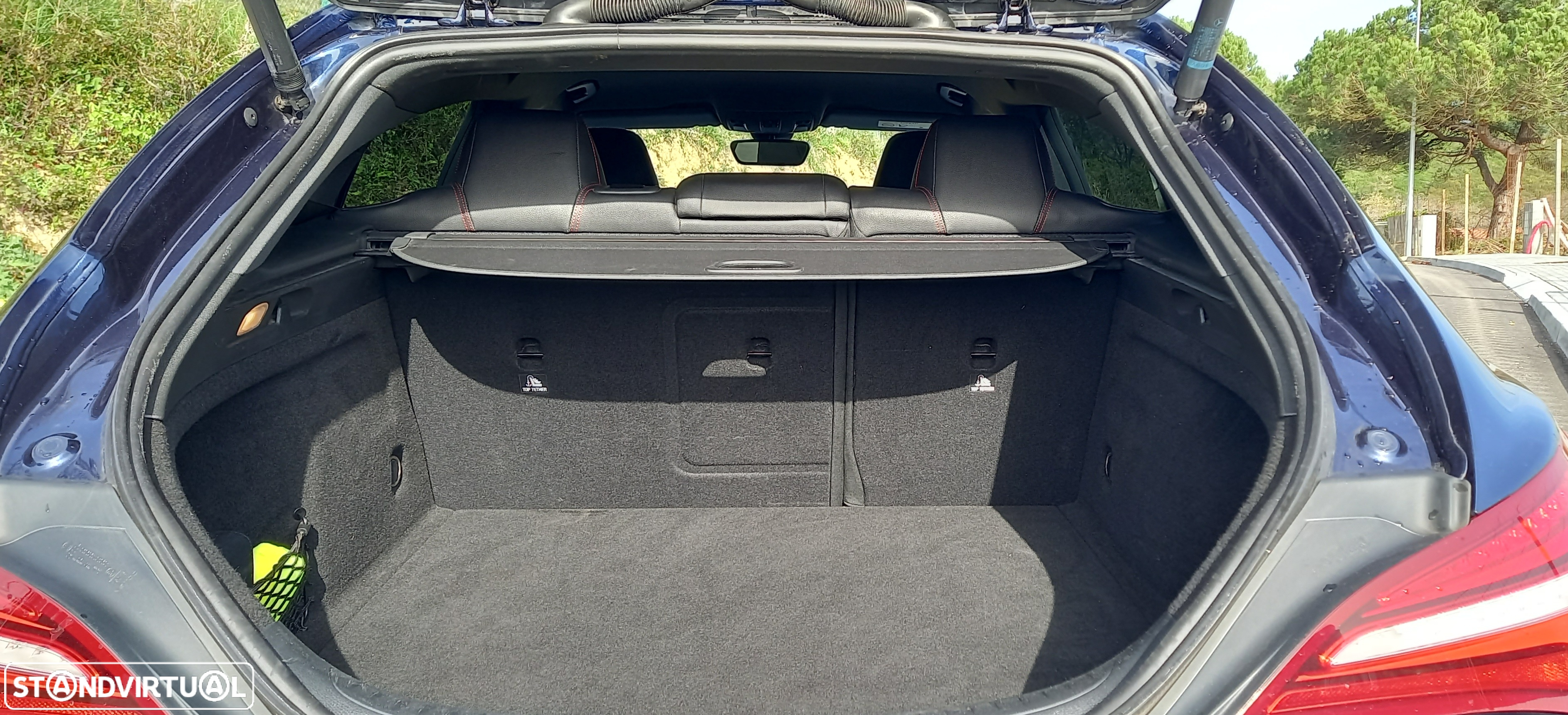 Mercedes-Benz CLA 200 d Shooting Brake AMG Line - 18