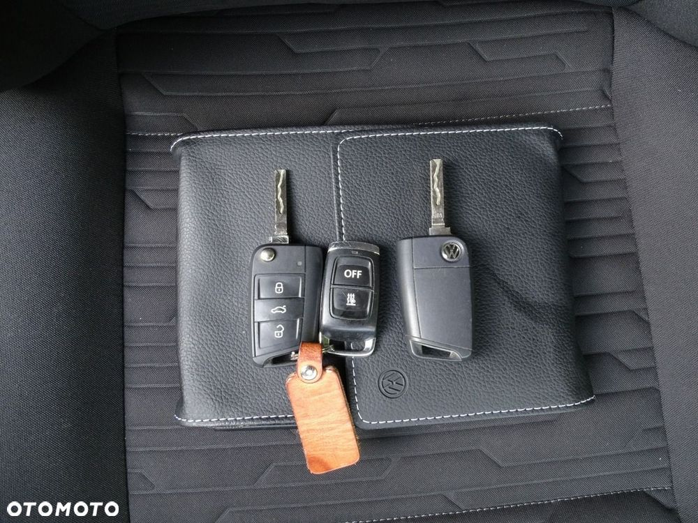 Volkswagen Multivan - 13