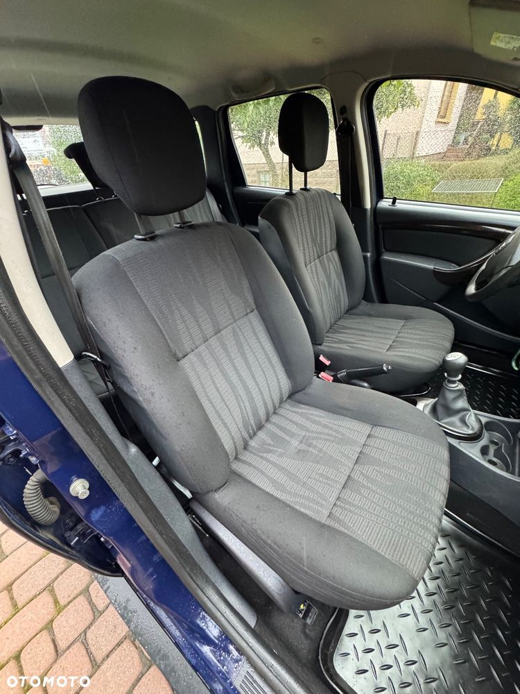 Dacia Duster 1.6 Laureate 4x4 - 14