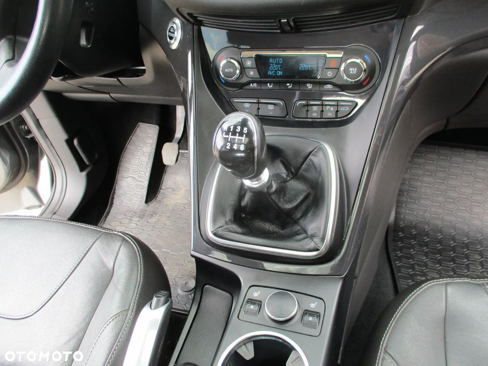 Ford Kuga 2.0 TDCi 4x4 Titanium - 34