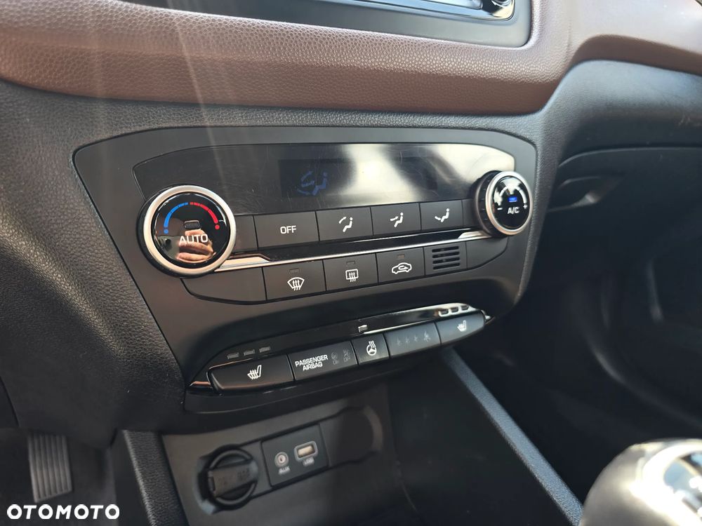 Hyundai i20 1.2 Fifa World Cup Edition - 38
