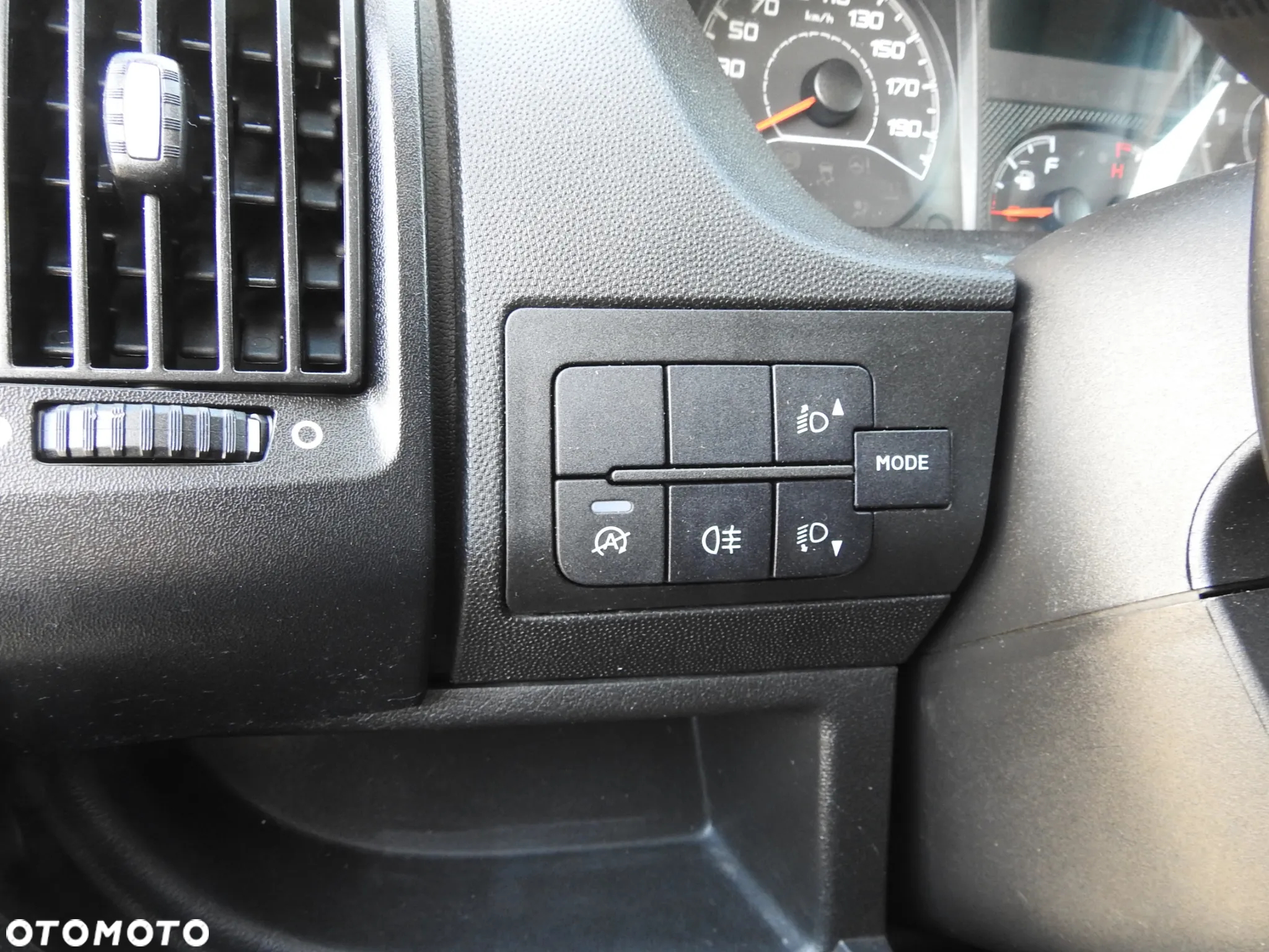 Peugeot BOXER SKRZYNIA PODWÓJNA KABINA DOKA 7 MIEJSC KLIMATYZACJA 140KM [ P77198 ] - 23
