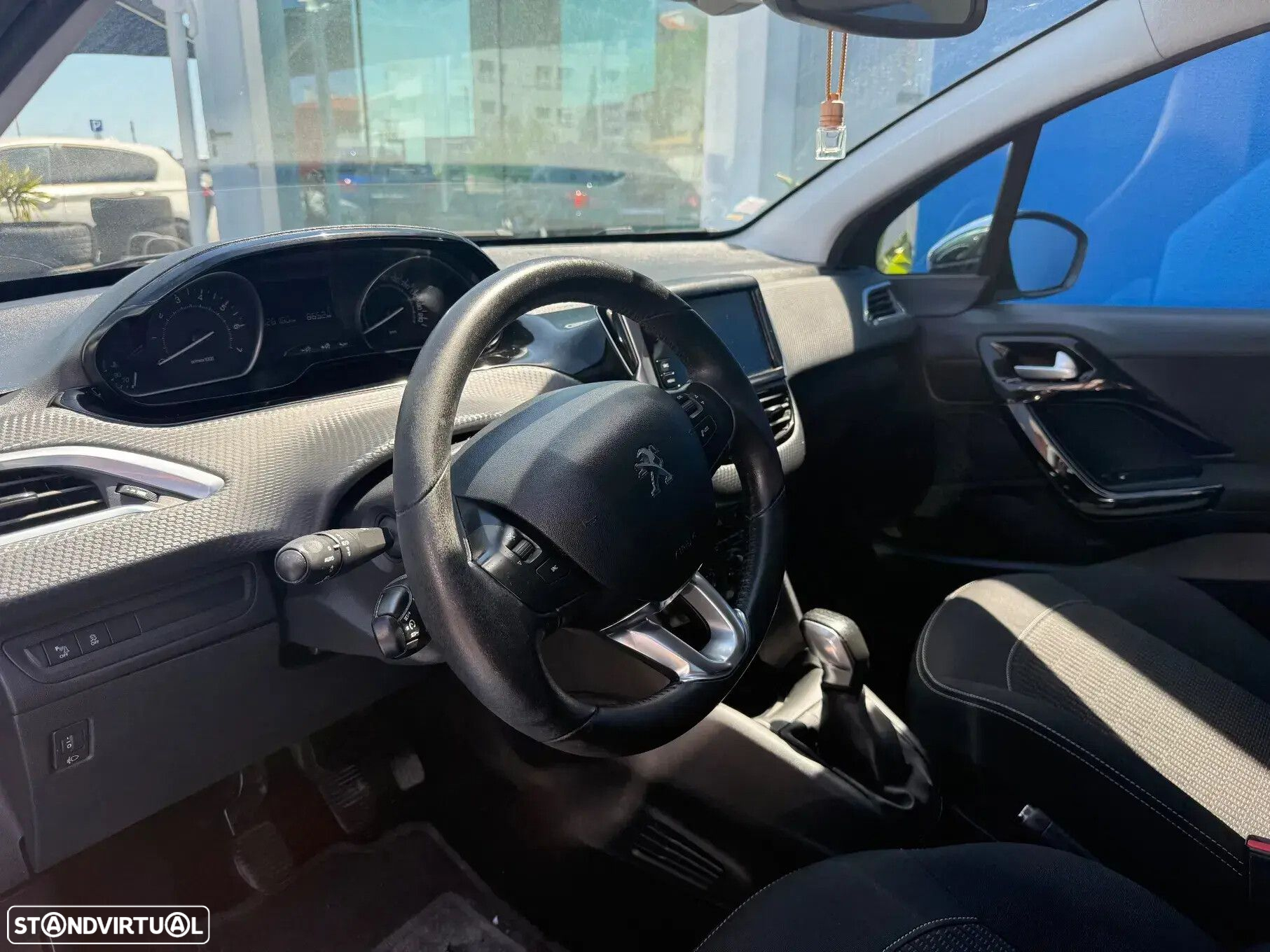 Peugeot 208 - 9
