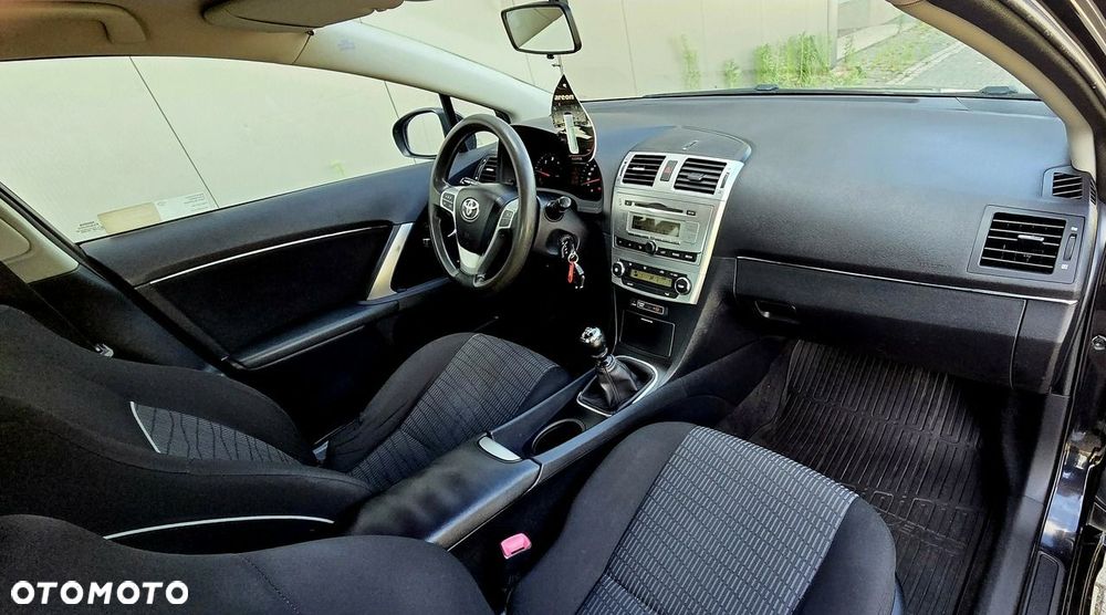 Toyota Avensis 2.0 D-4D Sol - 19