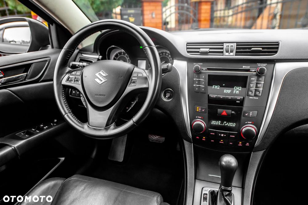 Suzuki Kizashi 2.4 Sport 4WD CVT - 23