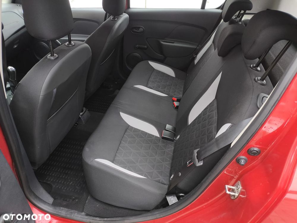 Dacia Sandero TCe 90 Celebration - 11