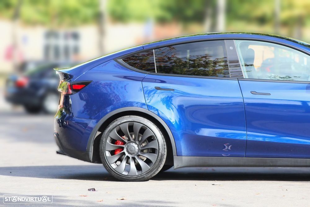 Tesla Model Y Performance Dual Motor AWD - 7
