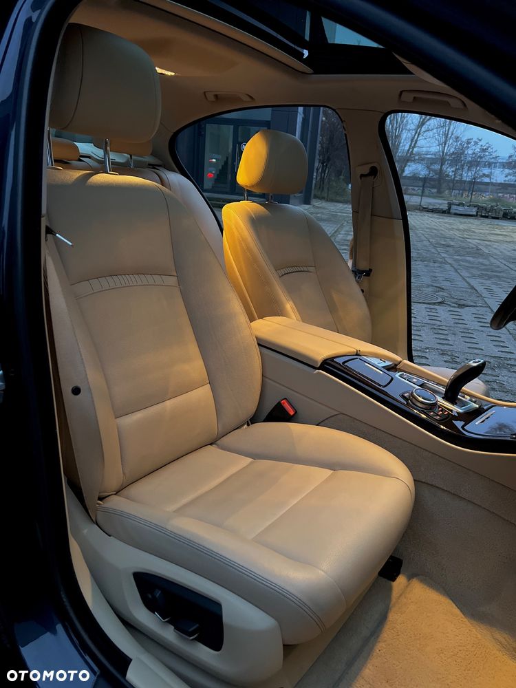 BMW Seria 5 535i xDrive - 19