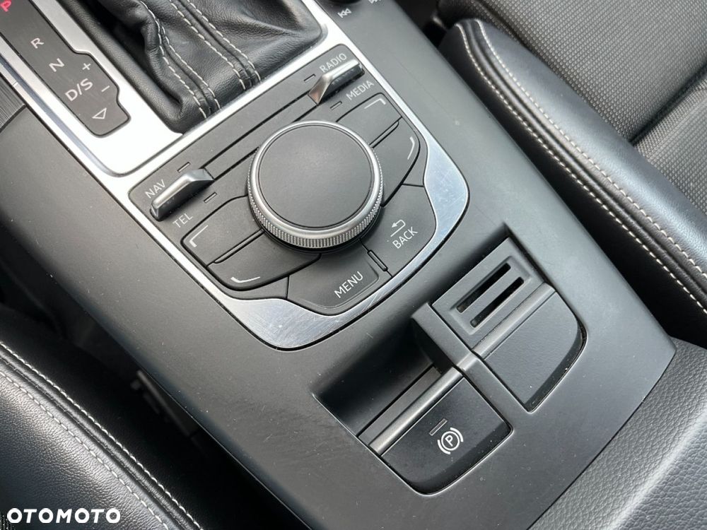 Audi A3 Sportback 2.0 TDI (clean diesel) S tronic S line Sportpaket - 17