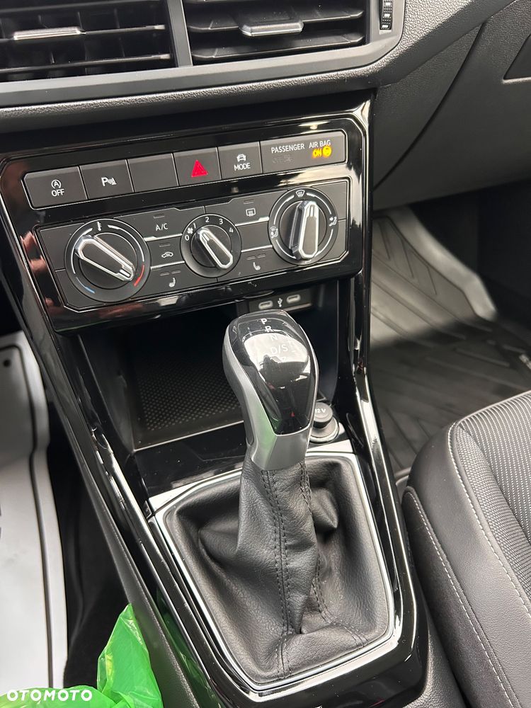 Volkswagen T-Cross - 13
