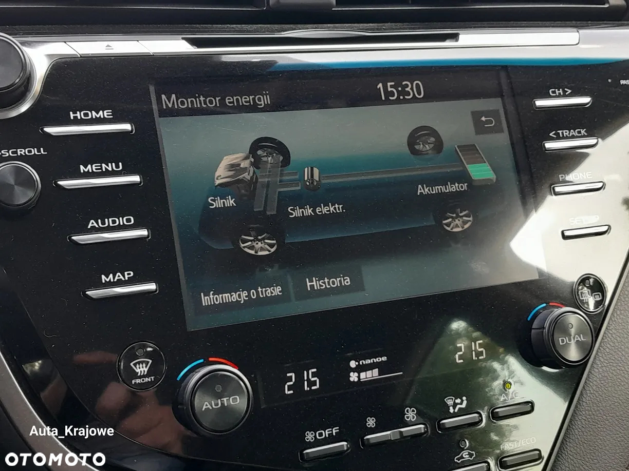 Toyota Camry 2.5 Hybrid Executive CVT - 18