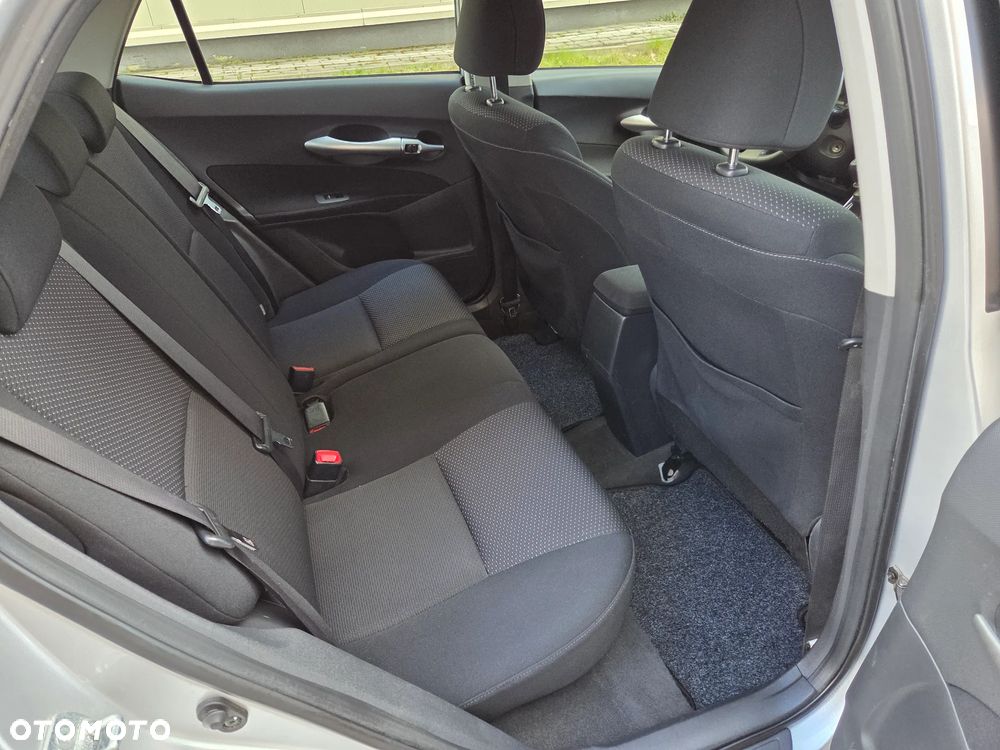 Toyota Auris 1.6 Premium - 21