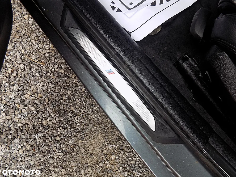 BMW Seria 3 318d M Sport - 10