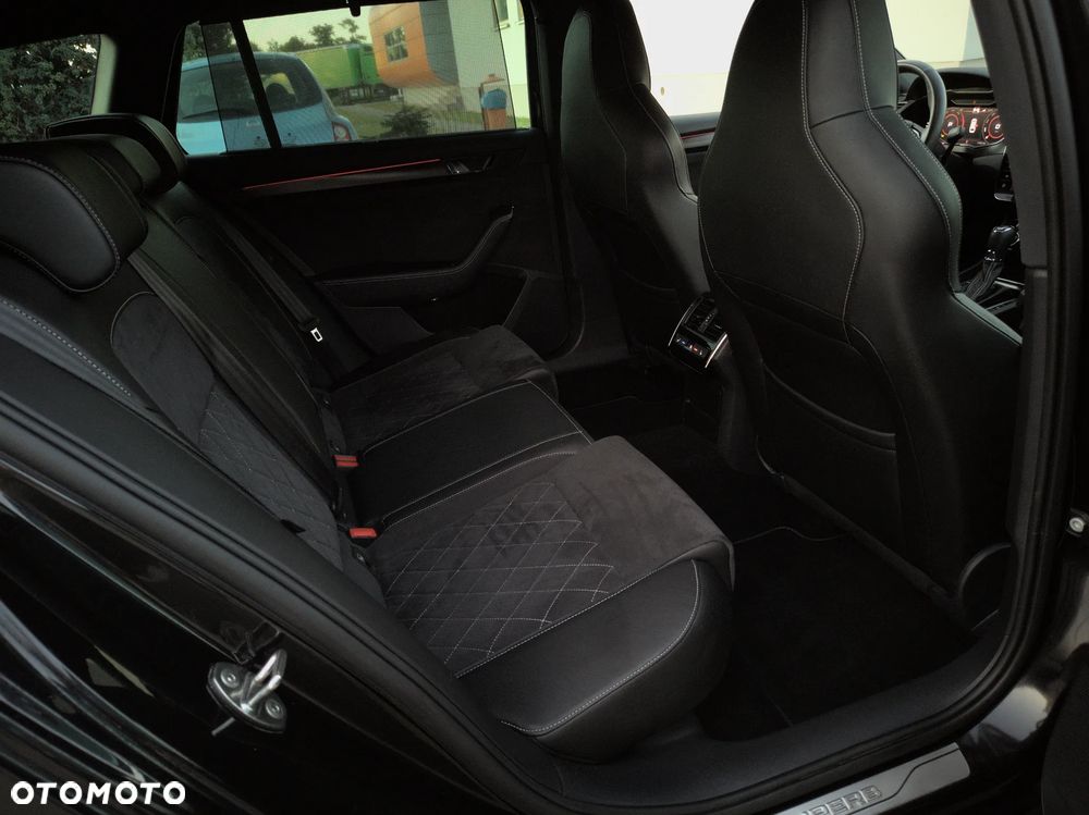 Skoda Superb 2.0 TDI 4x4 DSG Sportline - 25