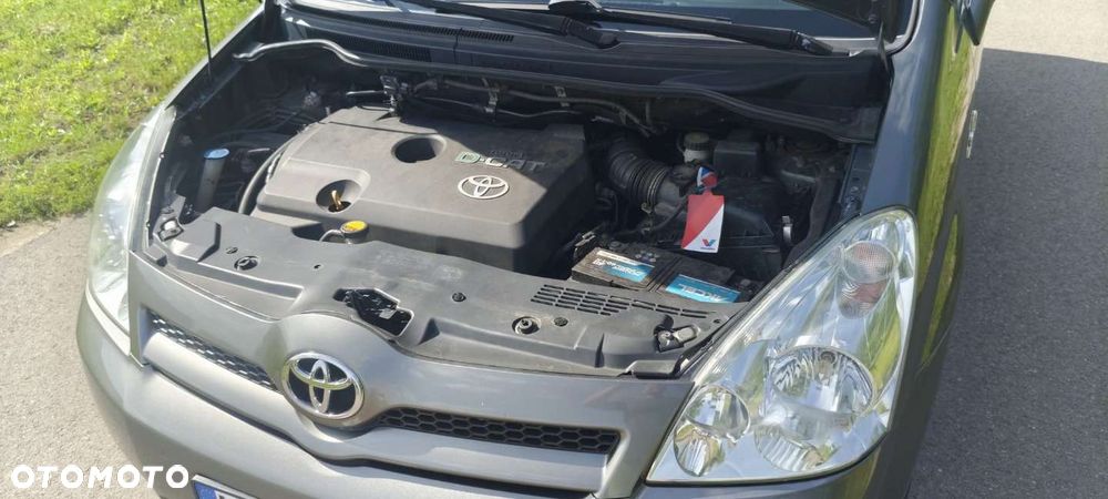 Toyota Corolla Verso - 8