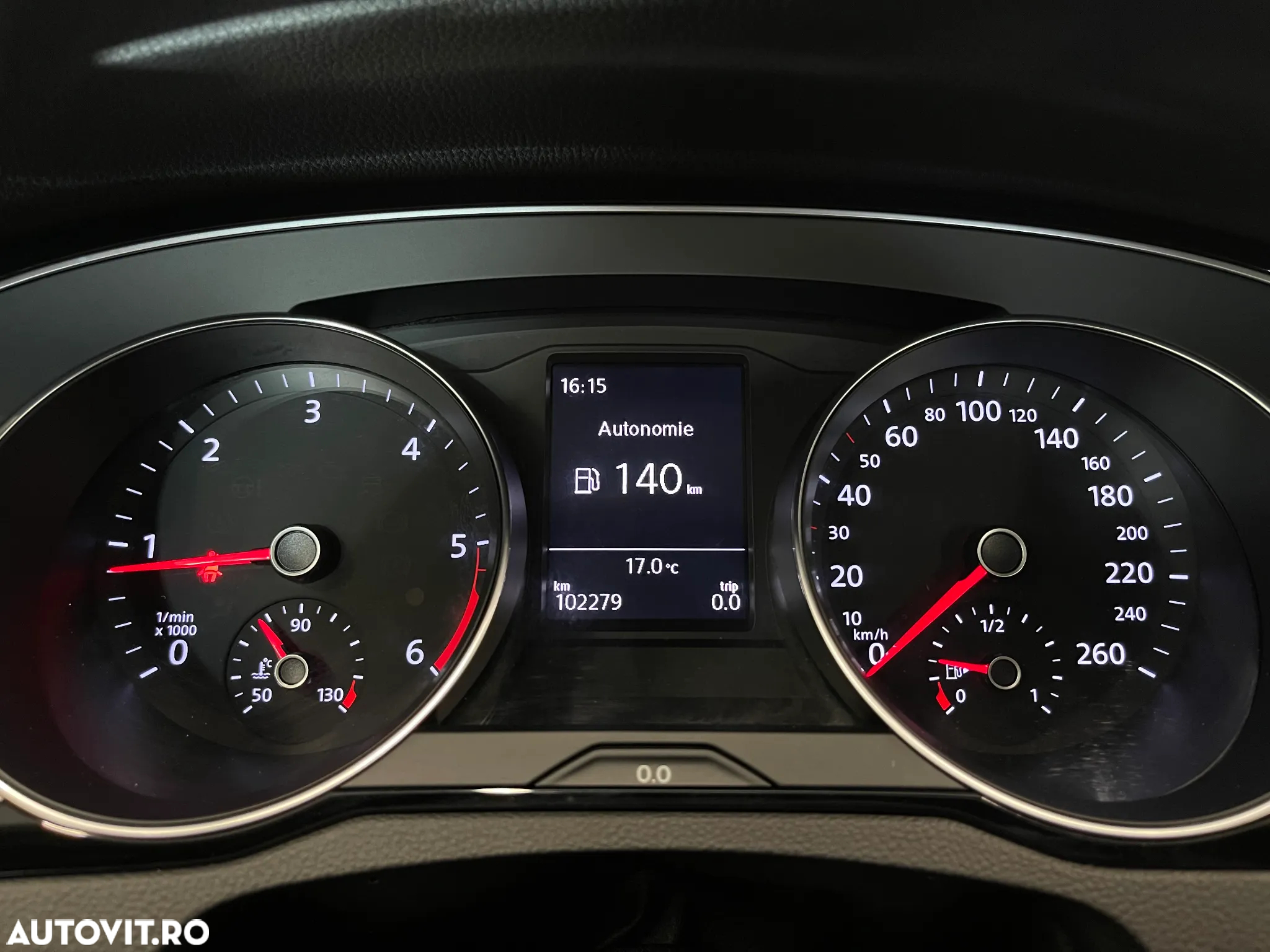 Volkswagen Passat 2.0 TDI Comfortline - 27
