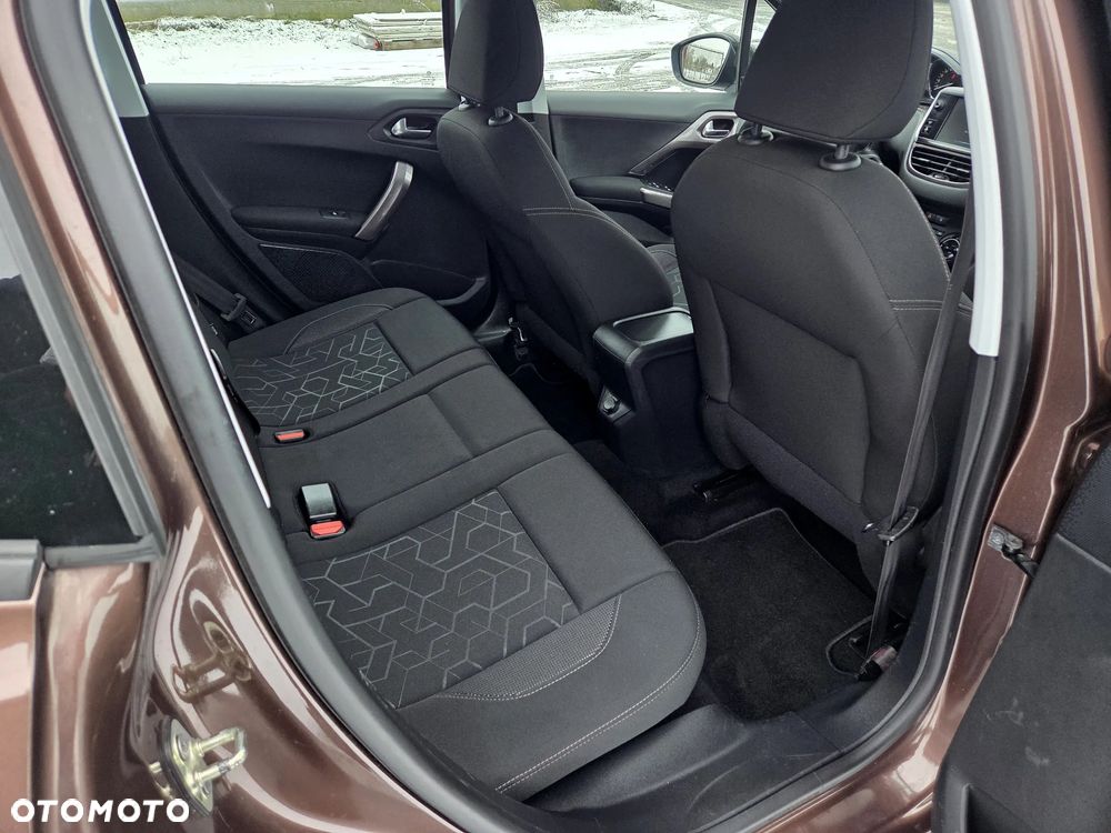 Peugeot 2008 PureTech 82 Access - 15