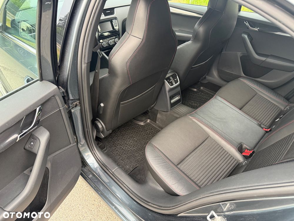 Skoda Octavia 2.0 TDI RS - 18