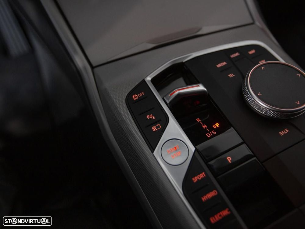 BMW 320 e Touring Auto - 27