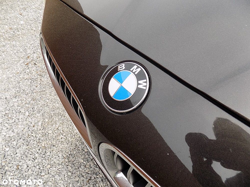 BMW Seria 5 518d - 24