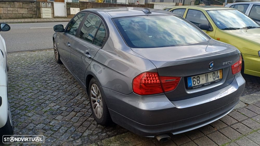 BMW 320 d xDrive Navigation Auto - 8