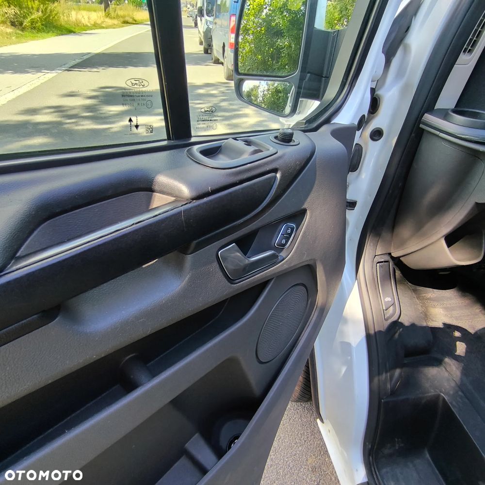 Ford Transit Custom - 13