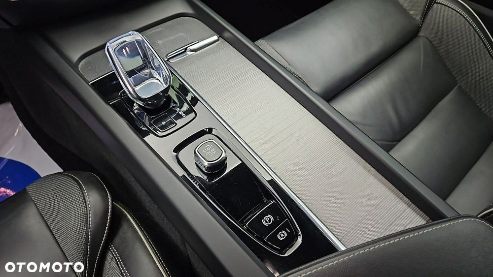Volvo V60 B4 D Plus Dark - 17