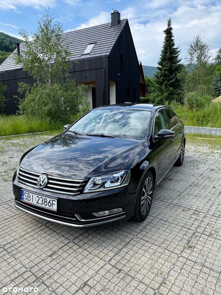 Volkswagen Passat - 1
