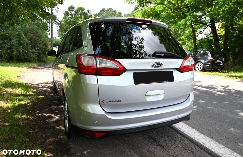 Ford Grand C-MAX - 17