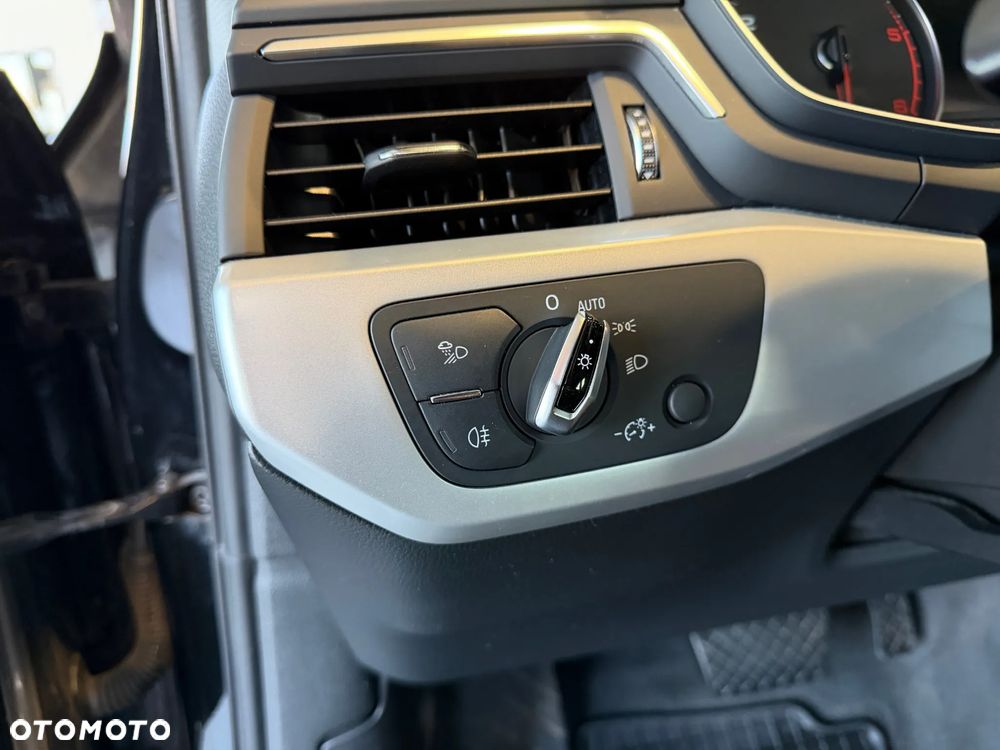 Audi A4 Avant 2.0 TDI ultra S tronic - 14