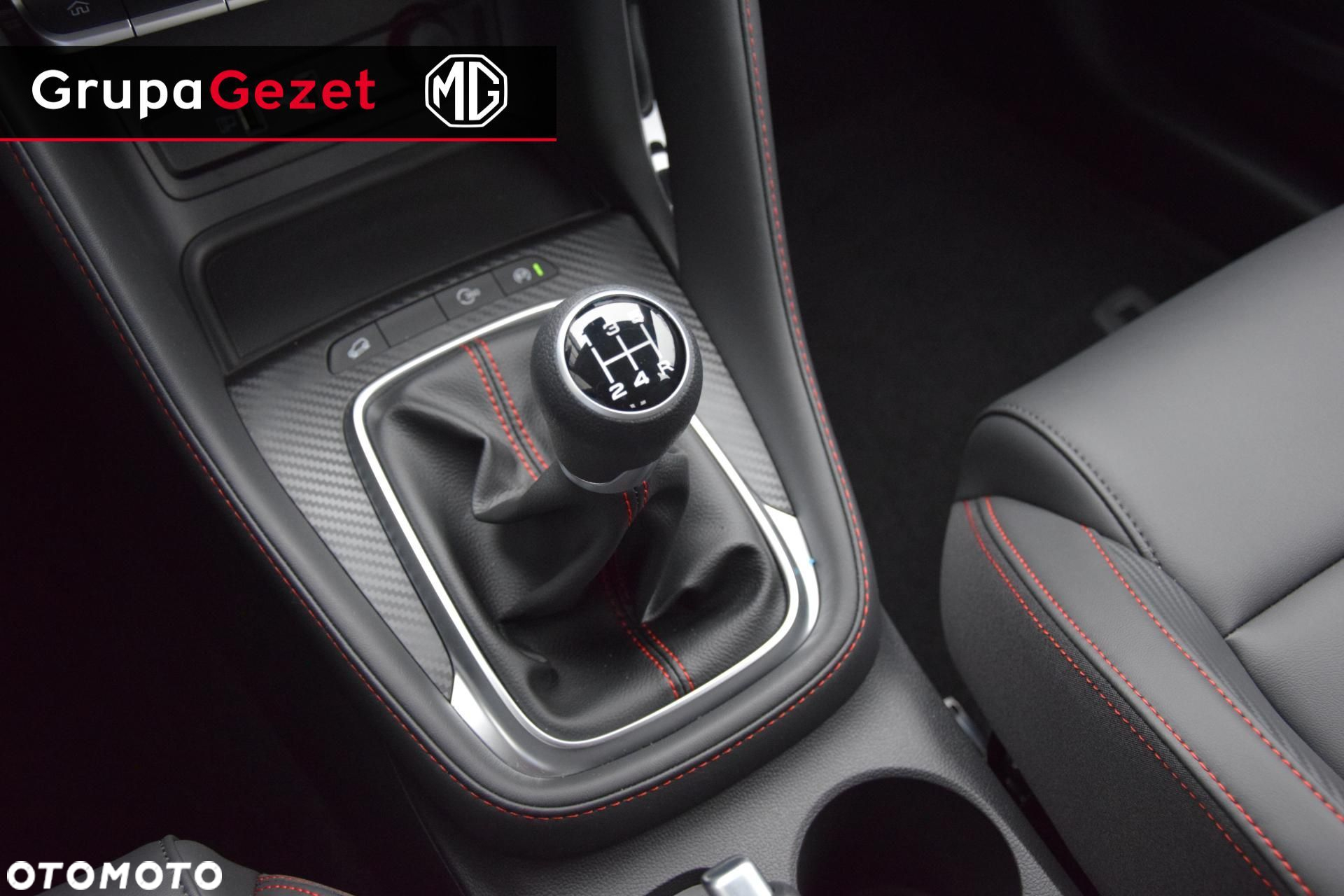 MG ZS - 17