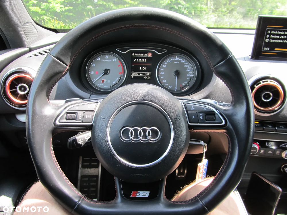 Audi S3 S tronic - 11