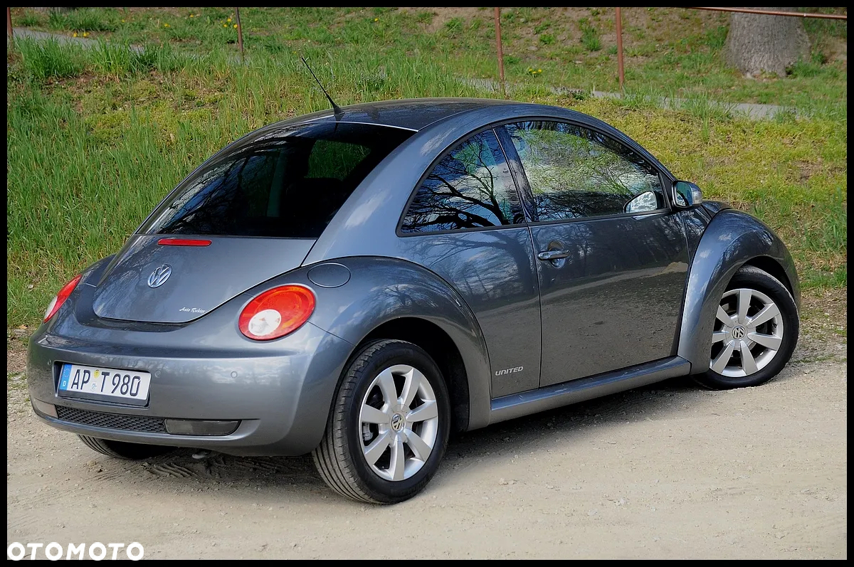 Volkswagen New Beetle 1.6 United - 18