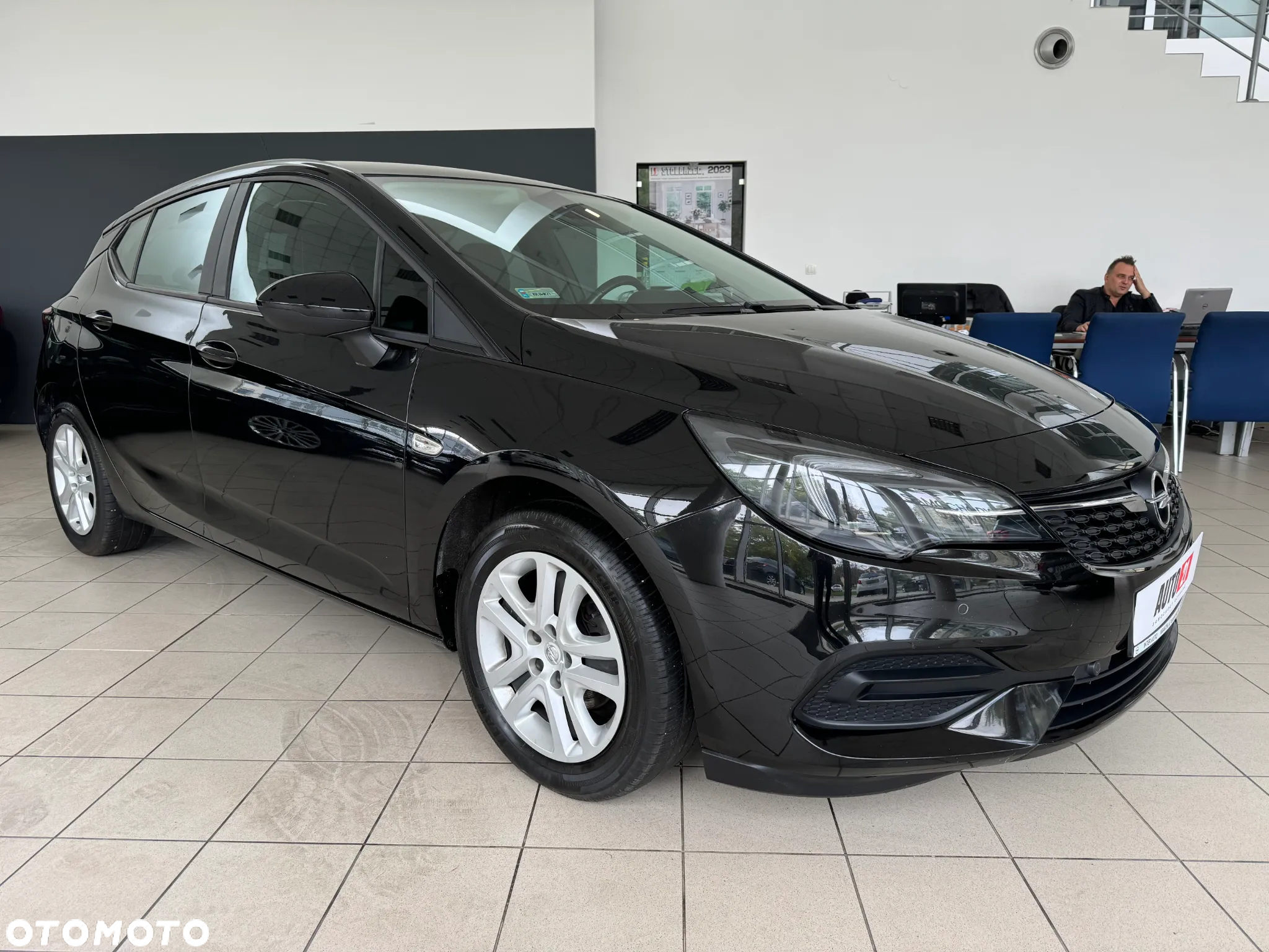 Opel Astra V 1.2 T Edition S&S - 4