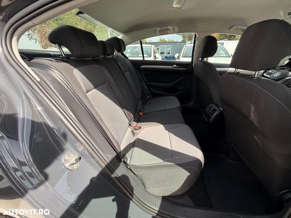 Volkswagen Passat 2.0 TDI DSG Comfortline - 20