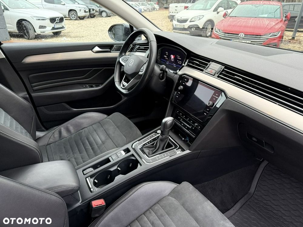 Volkswagen Passat - 33