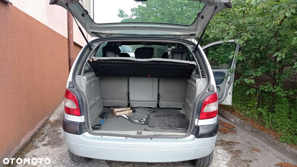 Renault Scenic - 8