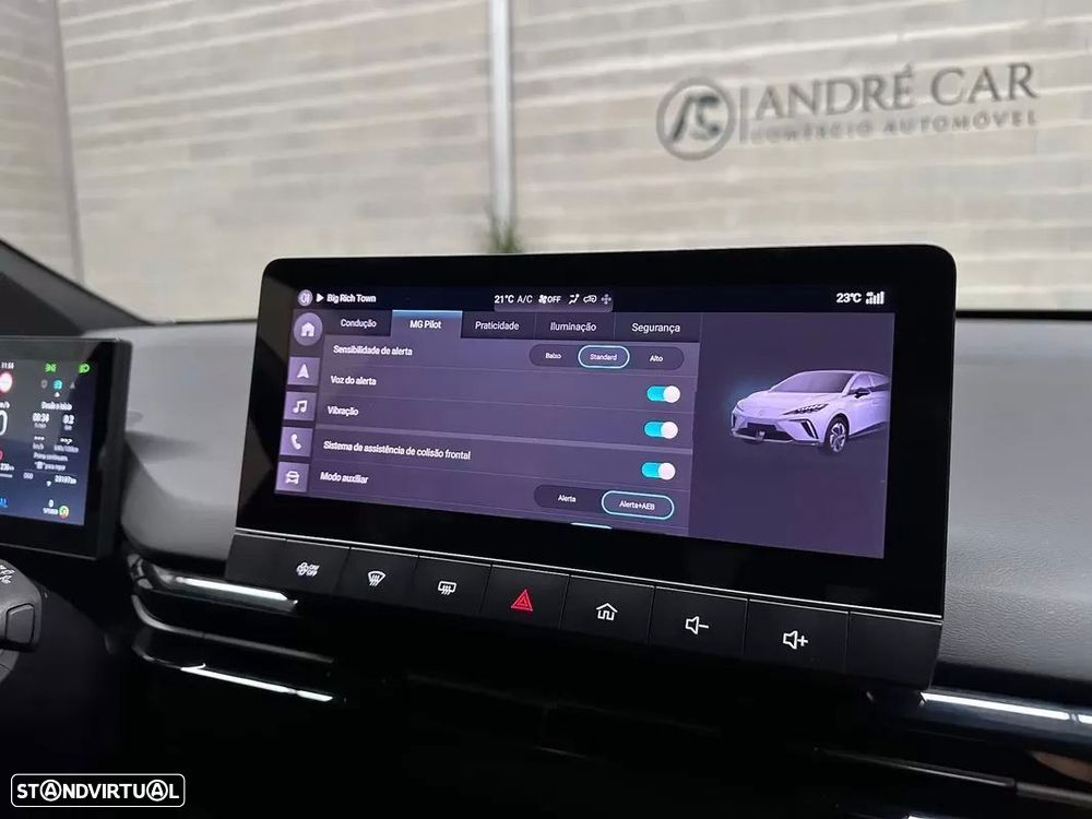 MG MG4 77 kWh Extended Range Luxury - 28
