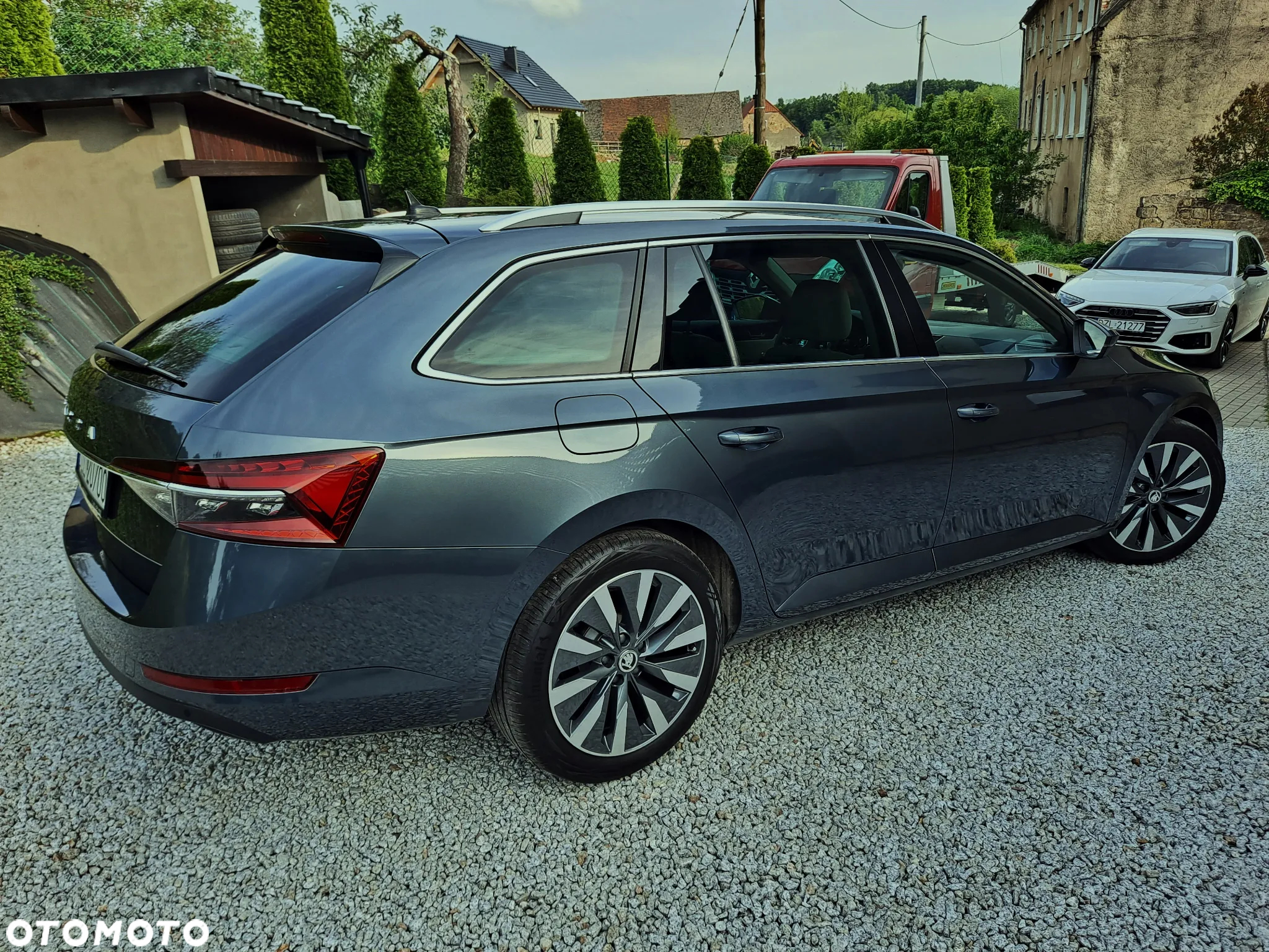 Skoda Superb 2.0 TDI DSG Premium Edition - 8