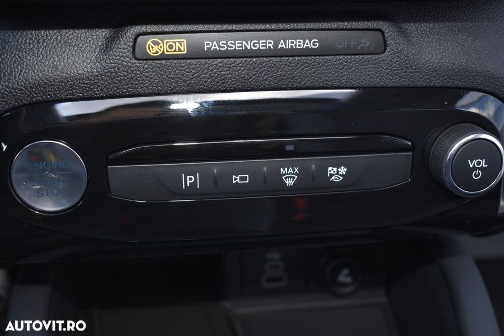 Ford Kuga - 31