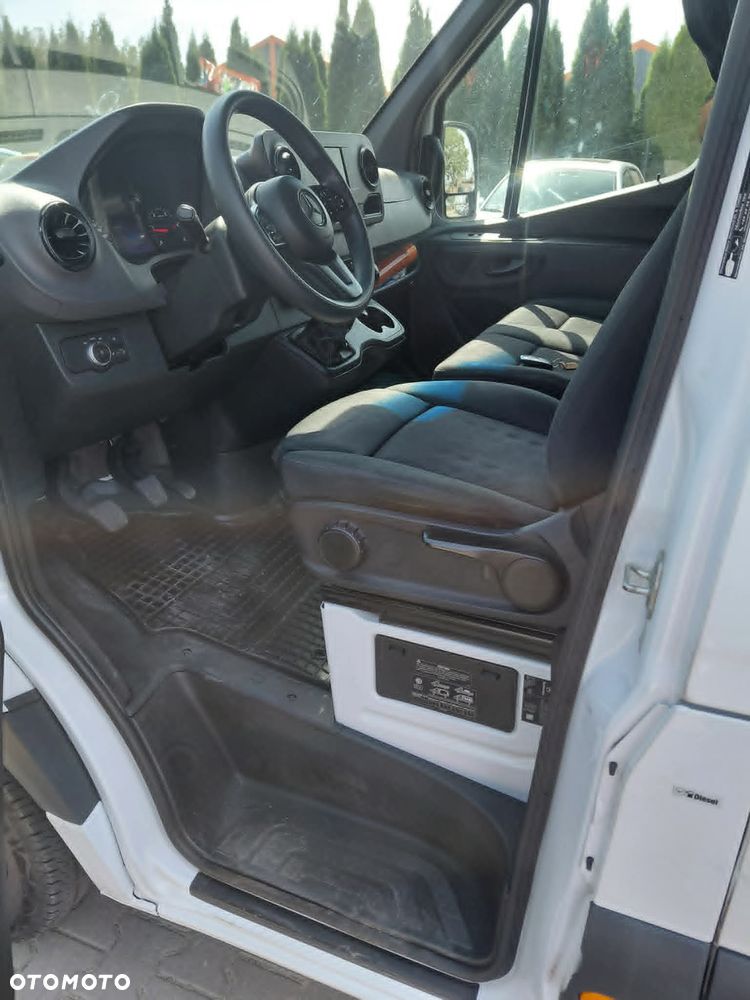 Mercedes-Benz SPRINTER - 10