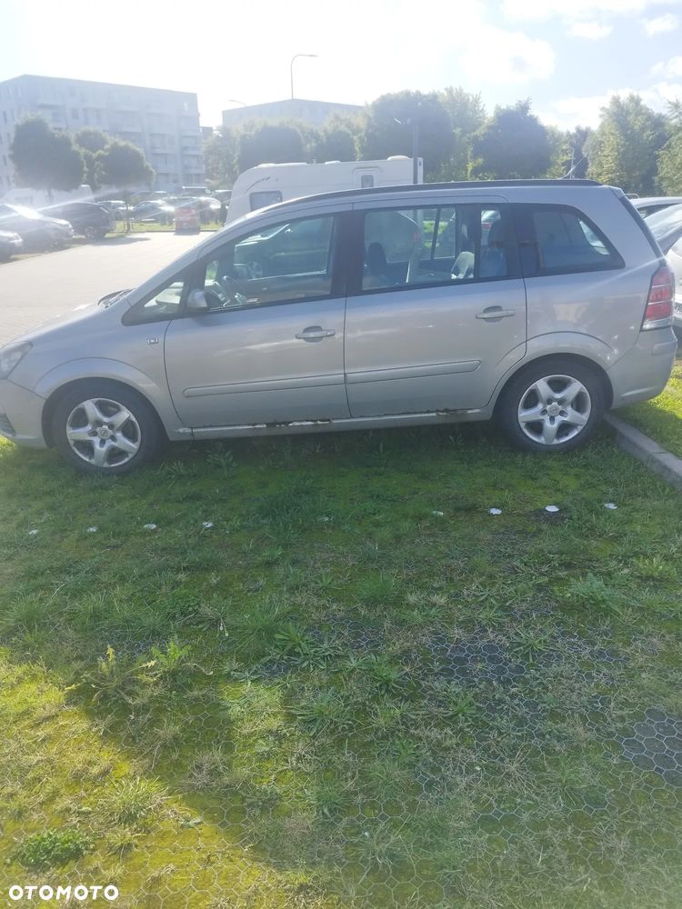Opel Zafira 1.9 CDTI Cosmo - 4