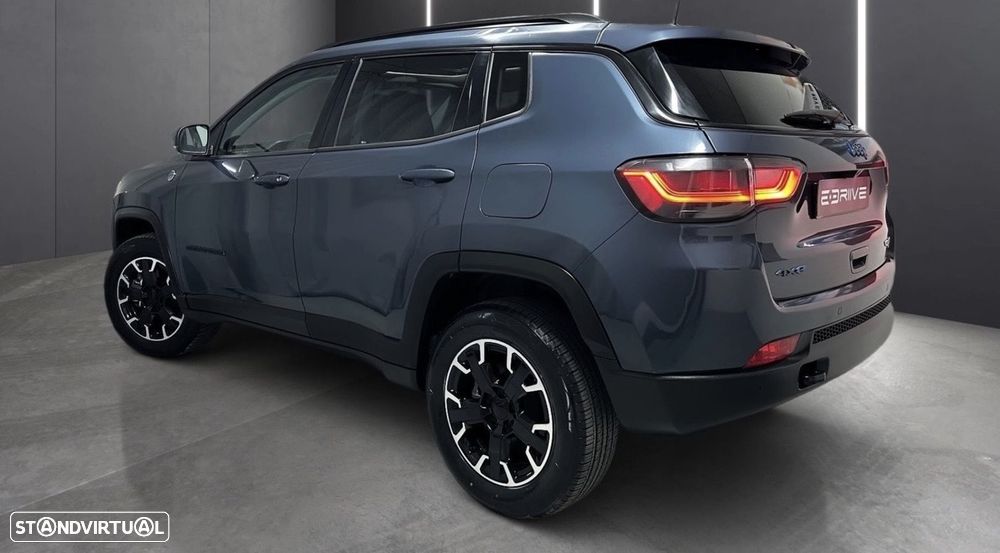 Jeep Compass - 10