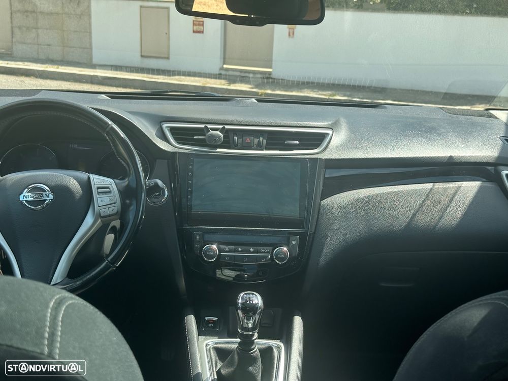 Nissan Qashqai 1.6 dCi N-Connecta 18 - 13