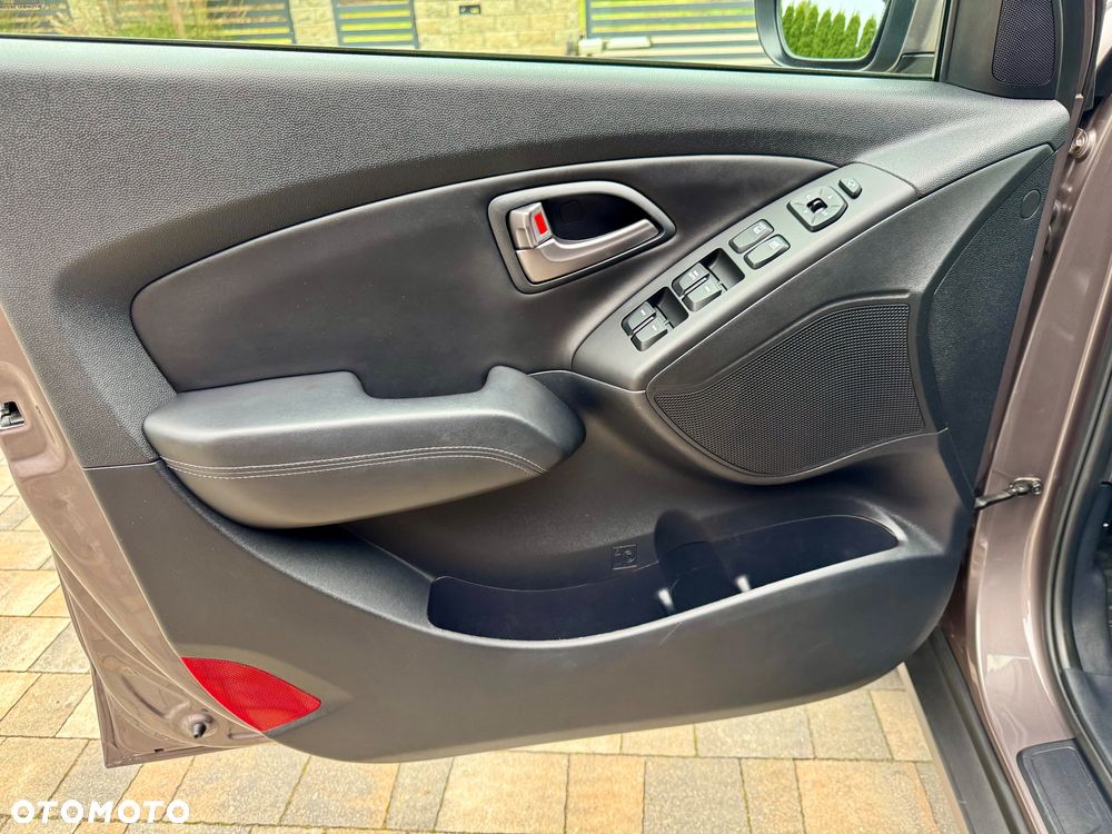 Hyundai ix35 blue 1.6 2WD Finale Gold - 17