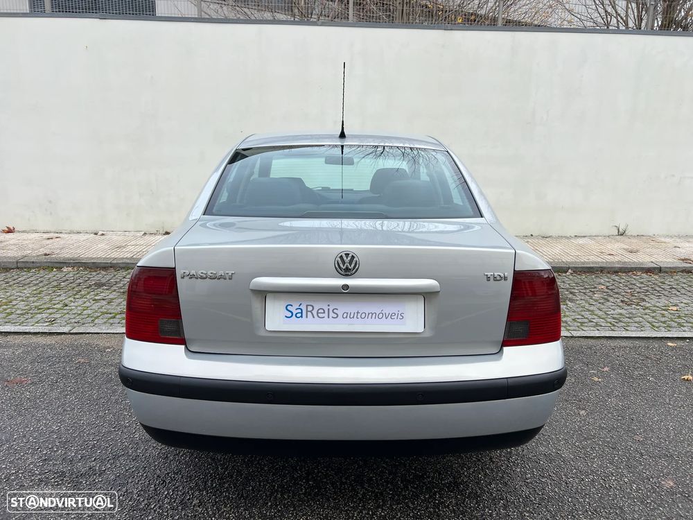 VW Passat 1.9 TDi Confortline - 5