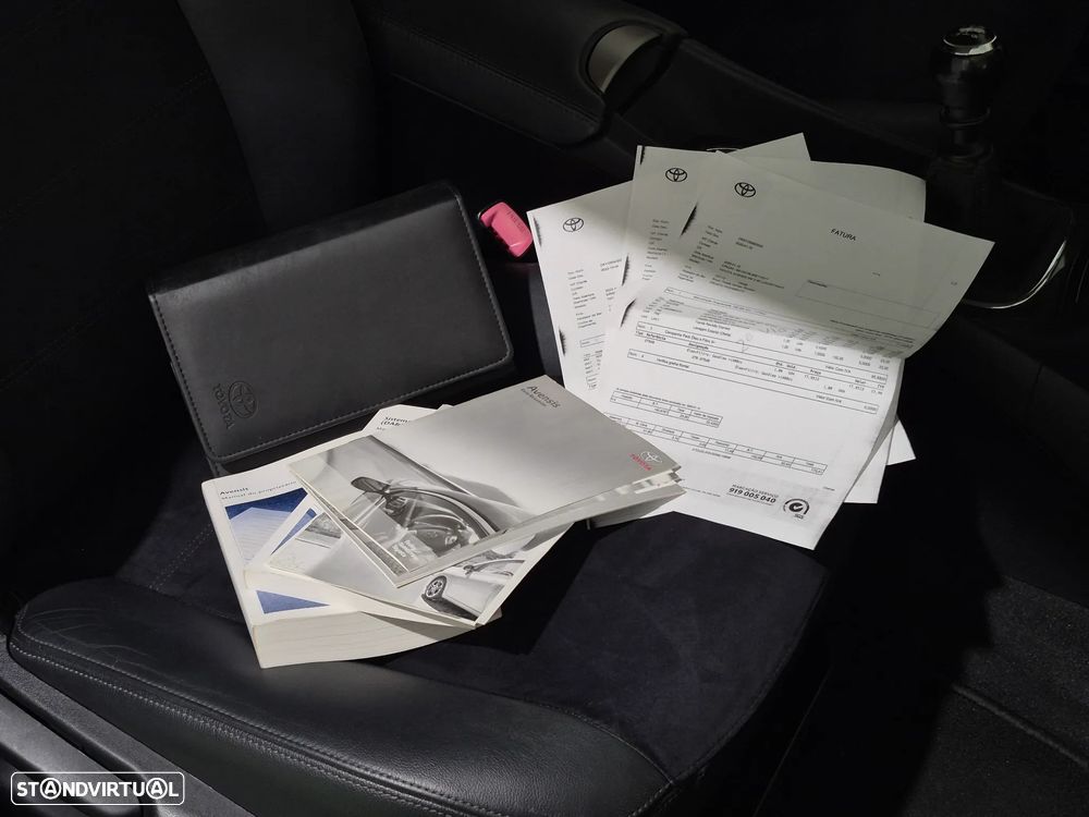 Toyota Avensis SW 2.0 D-4D Exclusive +GPS - 38