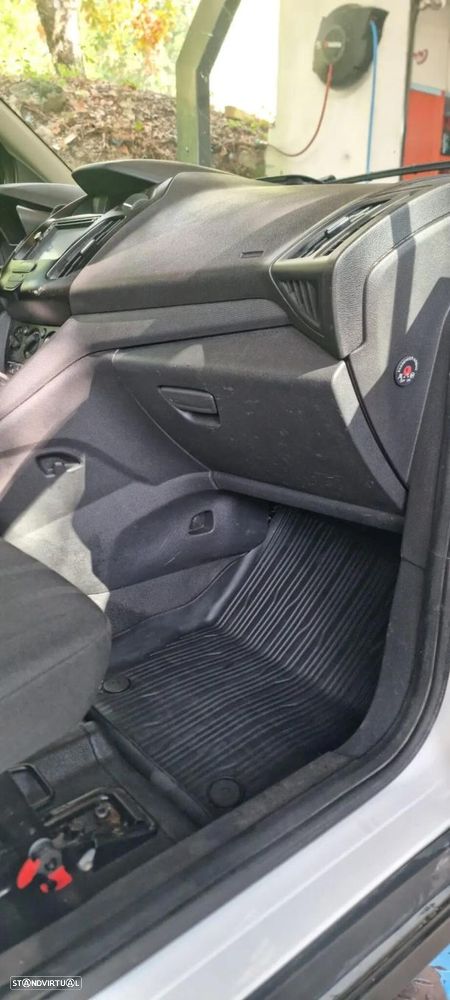 Ford Transit Connect L2 3 Lugares - 19