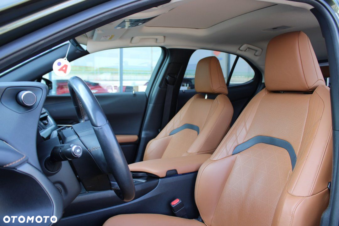 Lexus UX - 17
