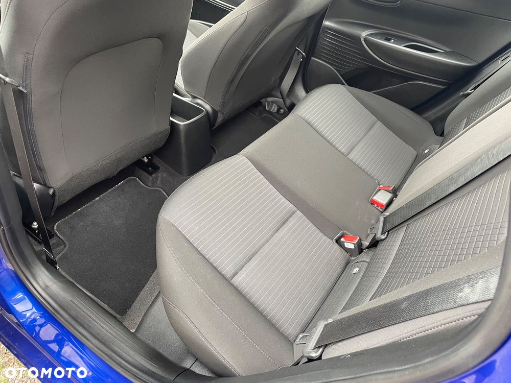 Hyundai i20 blue 1.2 Pure - 10